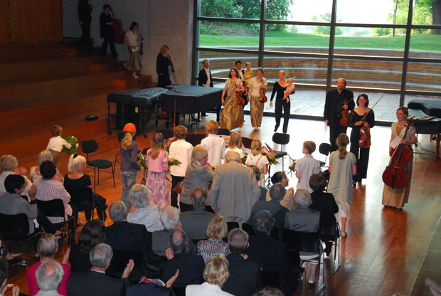 tl_files/media/images/galleries/2011-Geburtstagskonzert/DSC_0239.jpg
